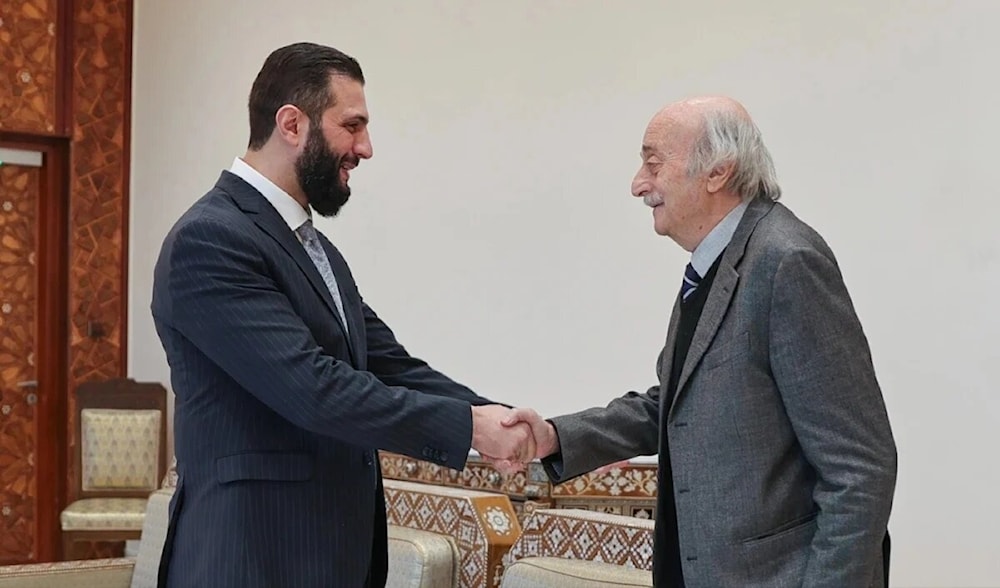 El exlíder del Partido Socialista Progresista del Líbano, Walid Jumblatt, se reúne con el presidente sirio Ahmad al-Sharaa (SANA)