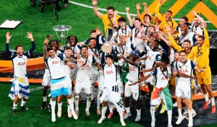 Tottenham derrota a Manchester United en Liga Europa de fútbol.