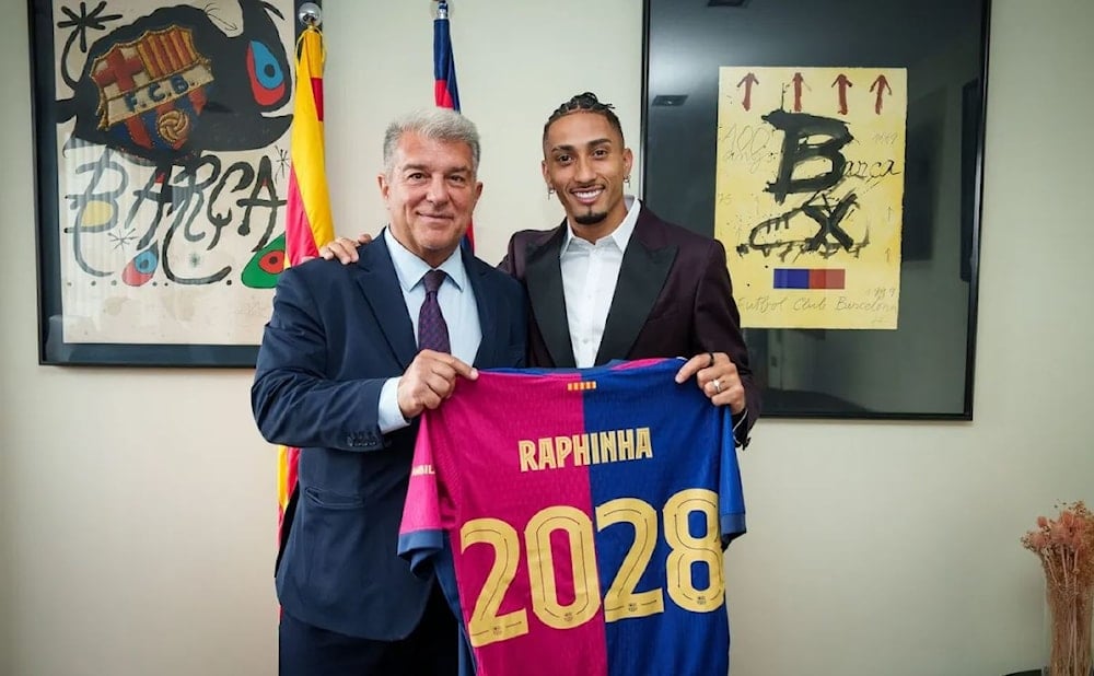 Brasileño Raphinha extiende contrato con Barcelona hasta 2028.