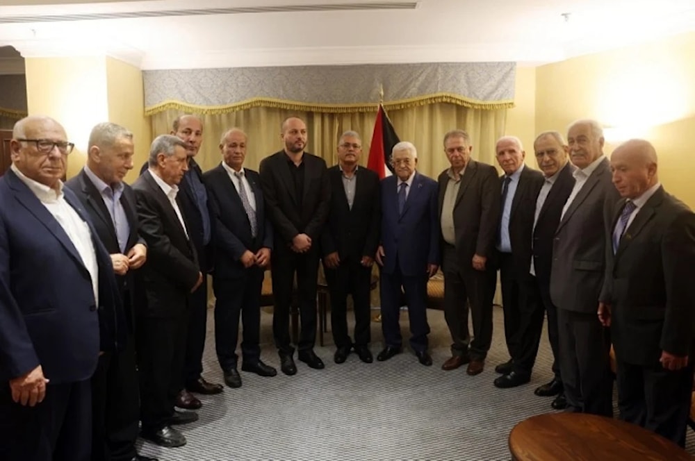 Mahmoud Abbas junto a miembros de las facciones palestinas en Líbano.