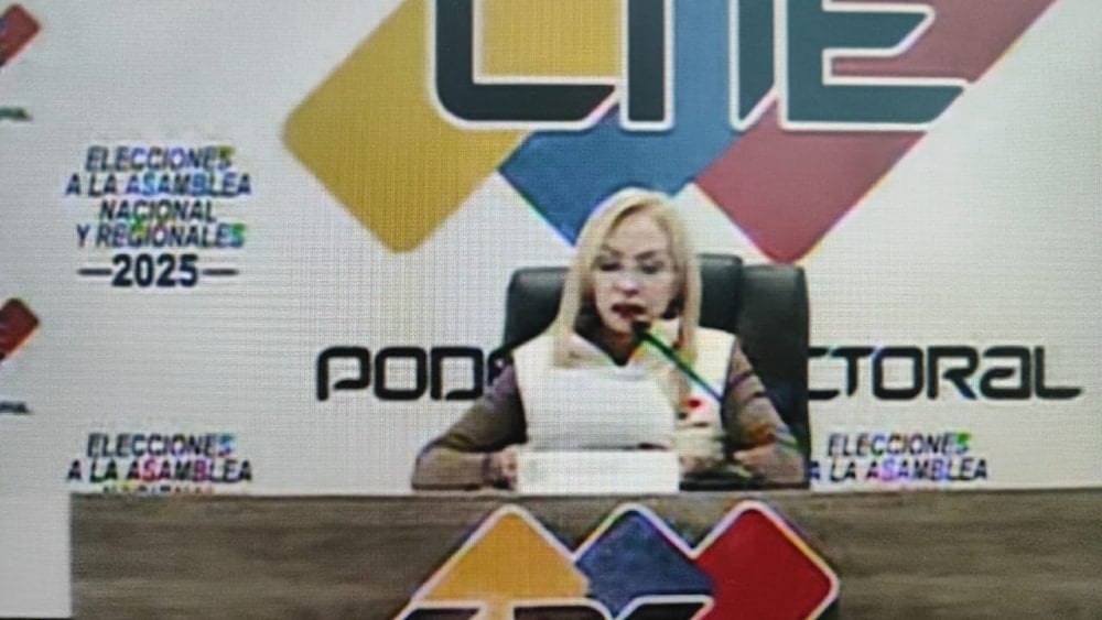 La rectora Rosalba Gil, vocera del CNE, confirmó que el 100 por ciento de los miembros de mesa y personal logístico se encuentra en funciones, afirmó.