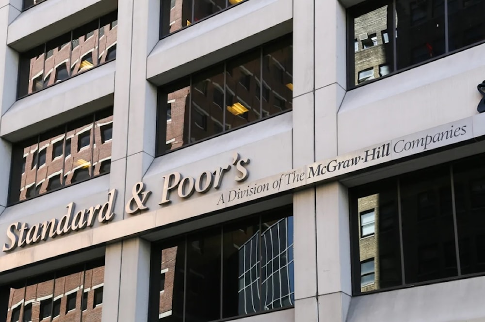 Standard & Poor's Global advierte que una escalada con Irán podría agravar el deterioro fiscal.