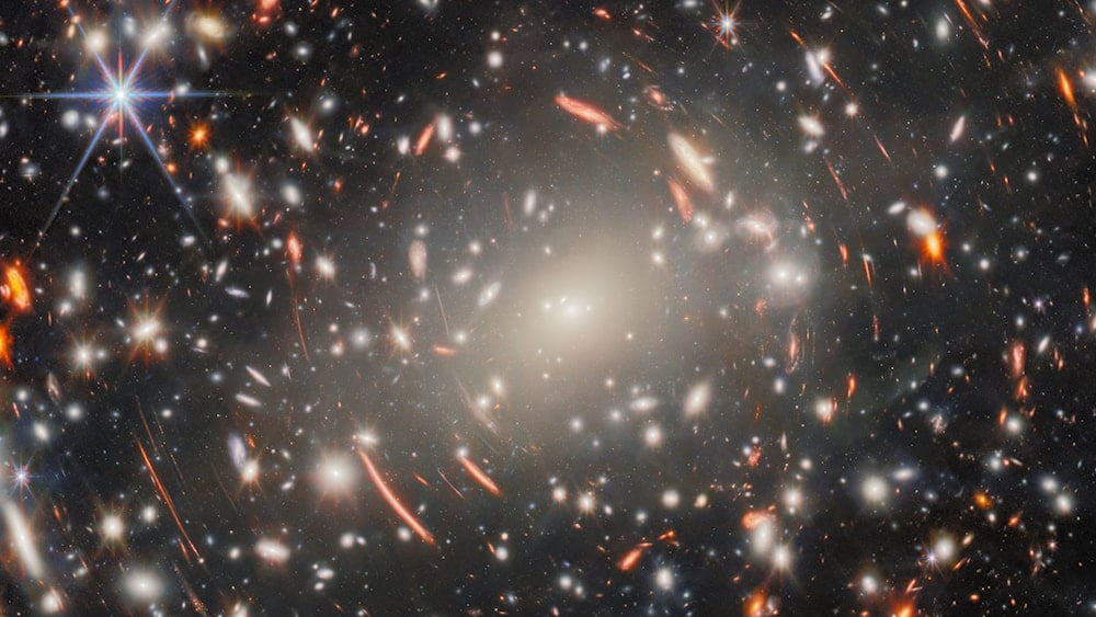 ¿Un entorno habitable? Descubren hielo más allá del sistema solar