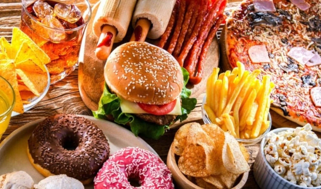 Alimentos ultraprocesados causan más muertes que el fentanilo
