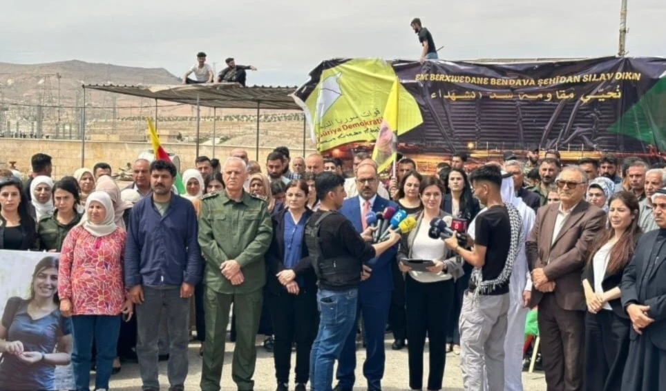 Rueda de prensa de la "Administración Autónoma". 5 de mayo de 2025