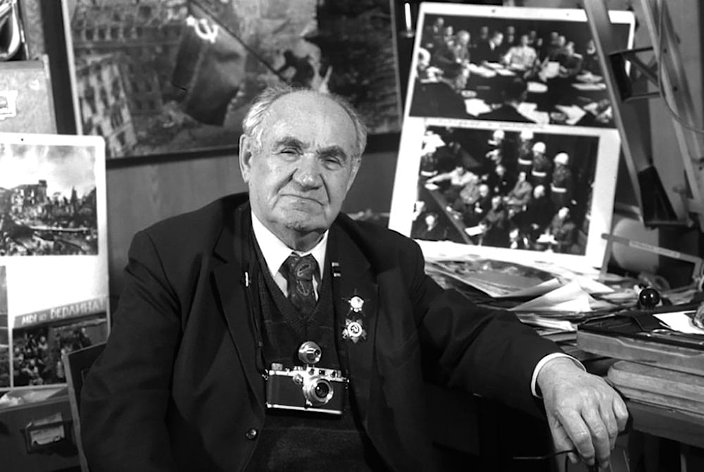 Fotógrafo Yevgueni Jaldéi