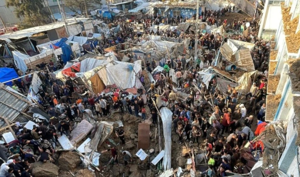 Bombardeo de "Israel" contra escuela en Gaza provoca mártires y herido