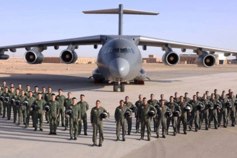 Pilotos participan en ejercicios aéreos Águilas de la Civilización