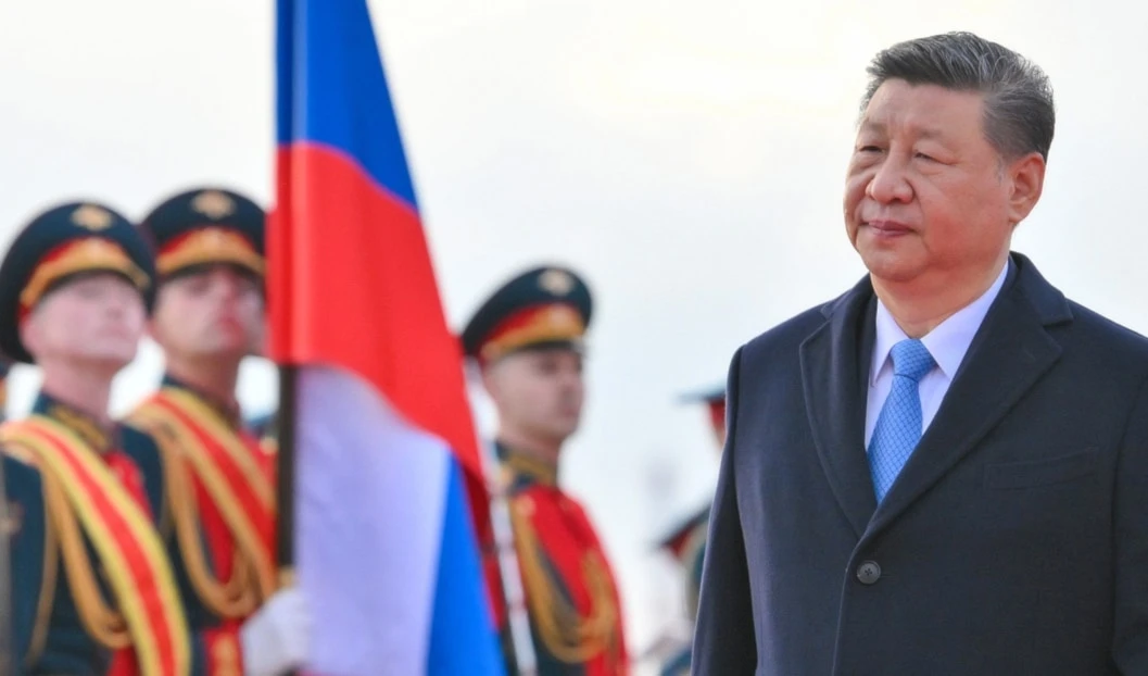 China y Rusia son "vecinos unidos por montañas y ríos" y "amigos sinceros templados en acero", dijo Xi Jinping. China y Rusia son "vecinos unidos por montañas y ríos" y "amigos sinceros templados en acero", dijo Xi Jinping.