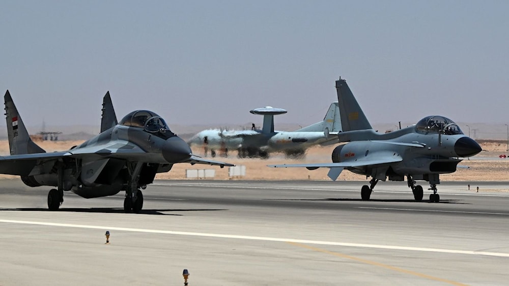 Cazas MiG-29M2 y J-10S durante los ejercicios “Águilas de la Civilización 2025” (Foto: CCTV)