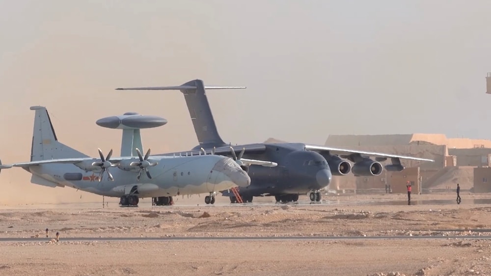 Avión AEW&C KJ-500 y avión cisterna YY-20A en Egipto. (Foto: CCTV)