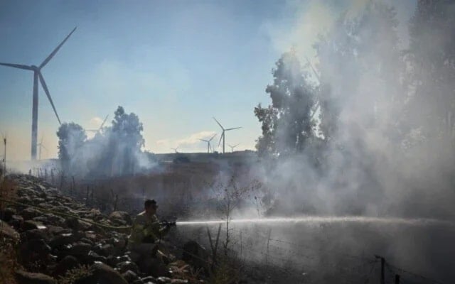Lanzamientos de cohetes por Hizbullah hacia los altos de Golán ocupado provocó incendios forestales.