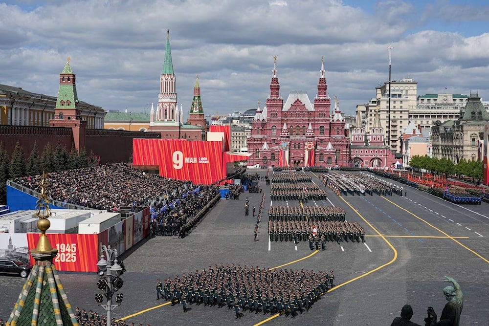 Vehículos blindados, tanques, lanzacohetes y unidades de las fuerzas terrestres, navales y aéreas participaron en el majestuoso desfile. (Foto: Reuters)