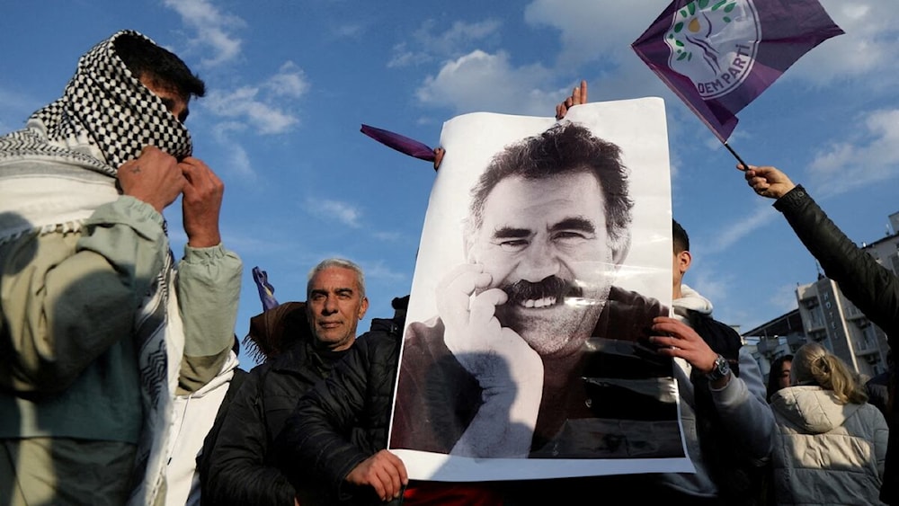 Seguidores de Abdullah Öcalan, reclaman su liberación.