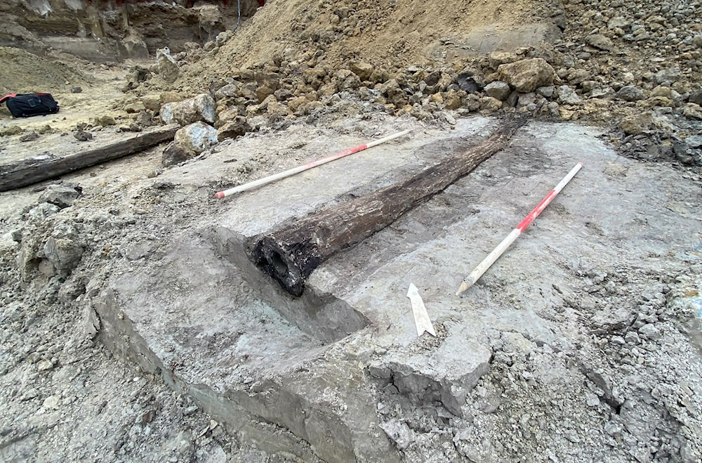 Descubren tubería de madera de Roma bajo una calle de Bélgica