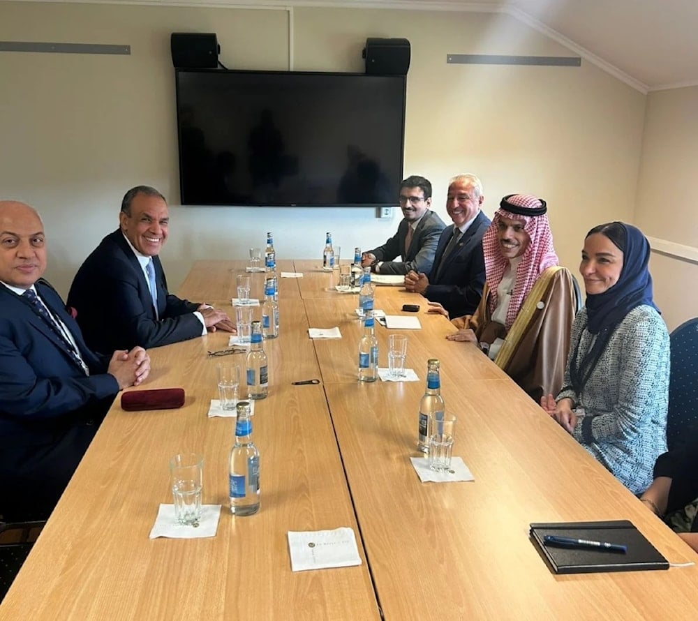 Delegaciones de Egipto y Arabia Saudita reunidas al margen del Foro de Oslo, Noruega.
