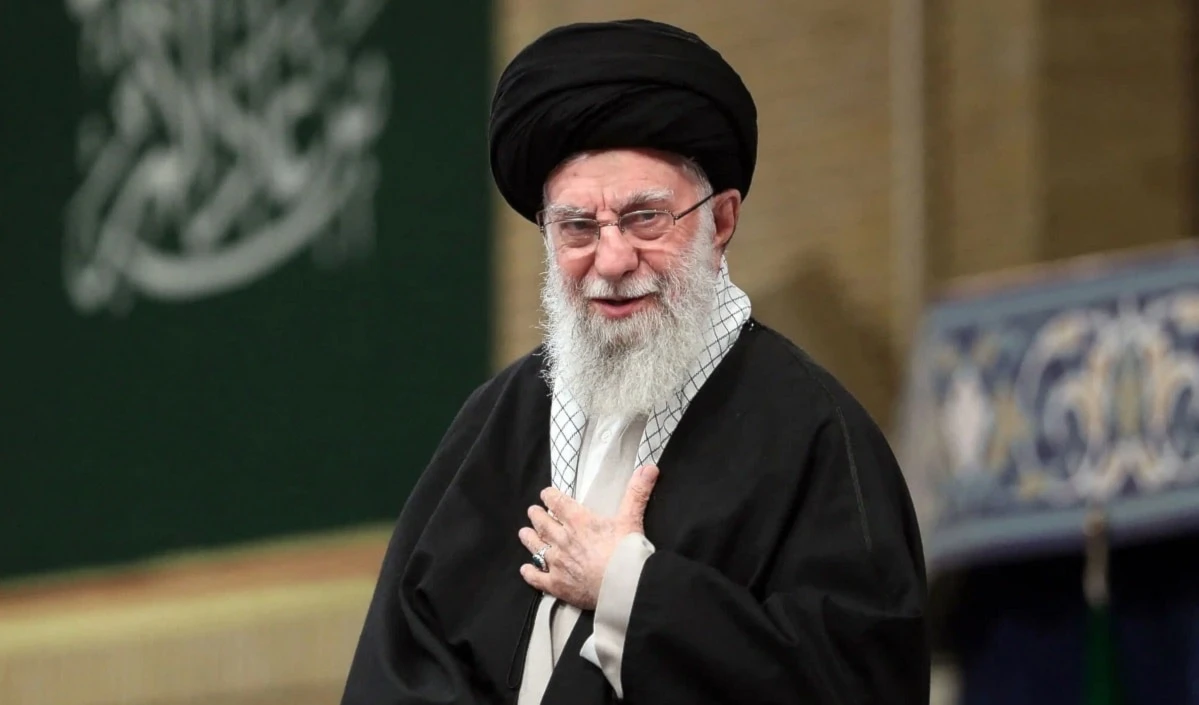 La poderosa mano de las Fuerzas Armadas iraníes no dejará sin respuesta esta agresión, advirtió Khamenei.
