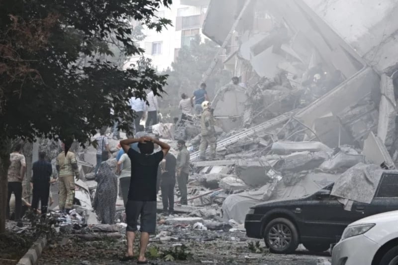 Impacto de la agresión israelí a Teherán y Tabriz. 