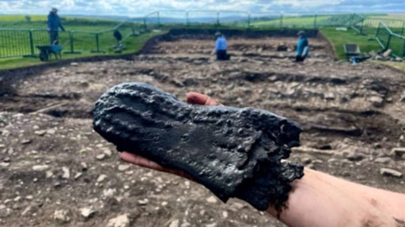 Descubren zapato romano de 32 centímetros de largo