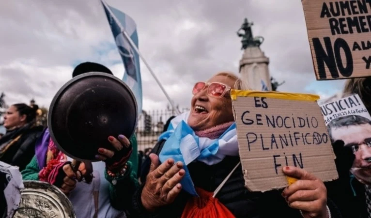 Marcha de jubilados en Argentina. Marcha de jubilados en Argentina.