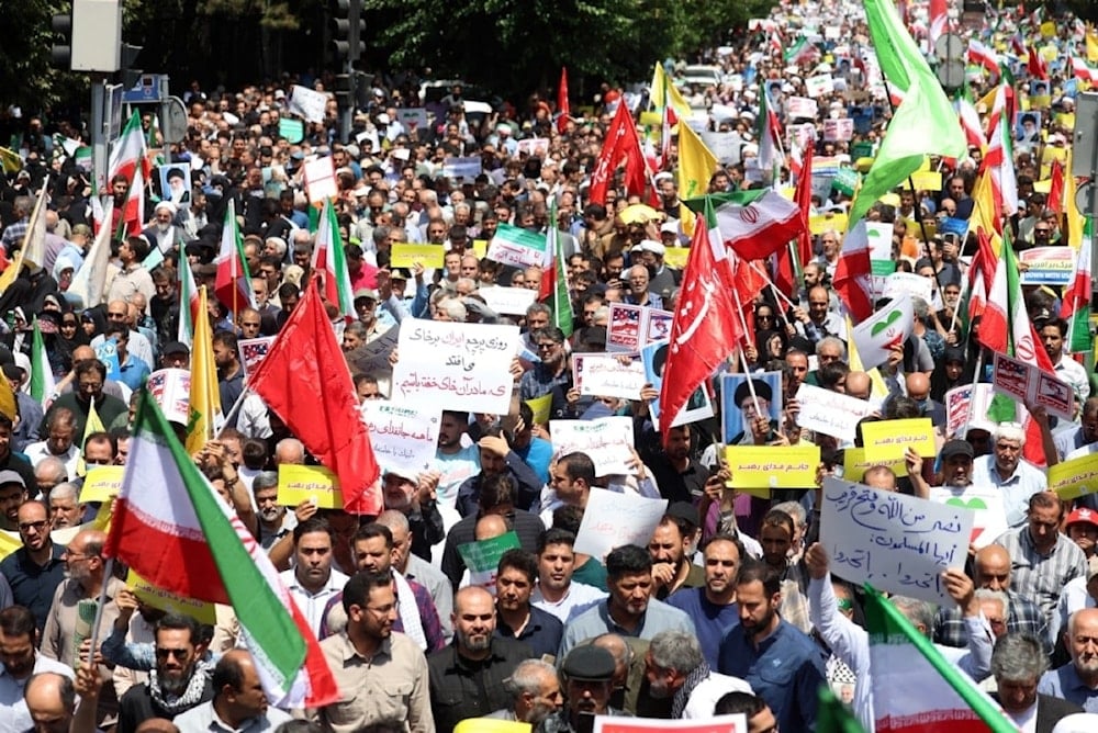 Iraníes salen a las calles de su país en rechazo a la agresión de 