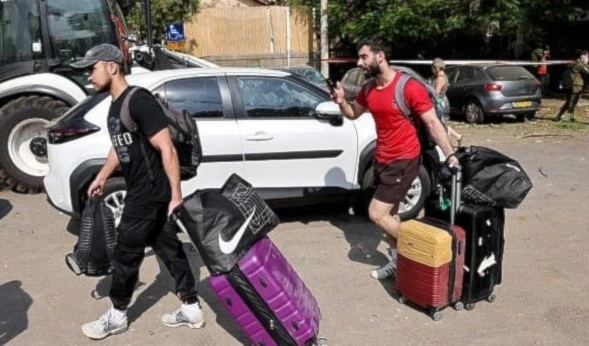 Colonos huyen de barrios de "Tel Aviv" por temor a los misiles iraníes.