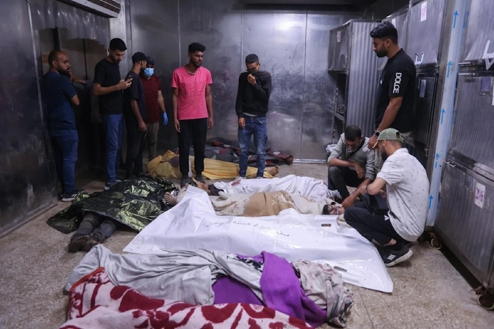 Palestinos despiden a familiares asesinados en ataque israelí.
