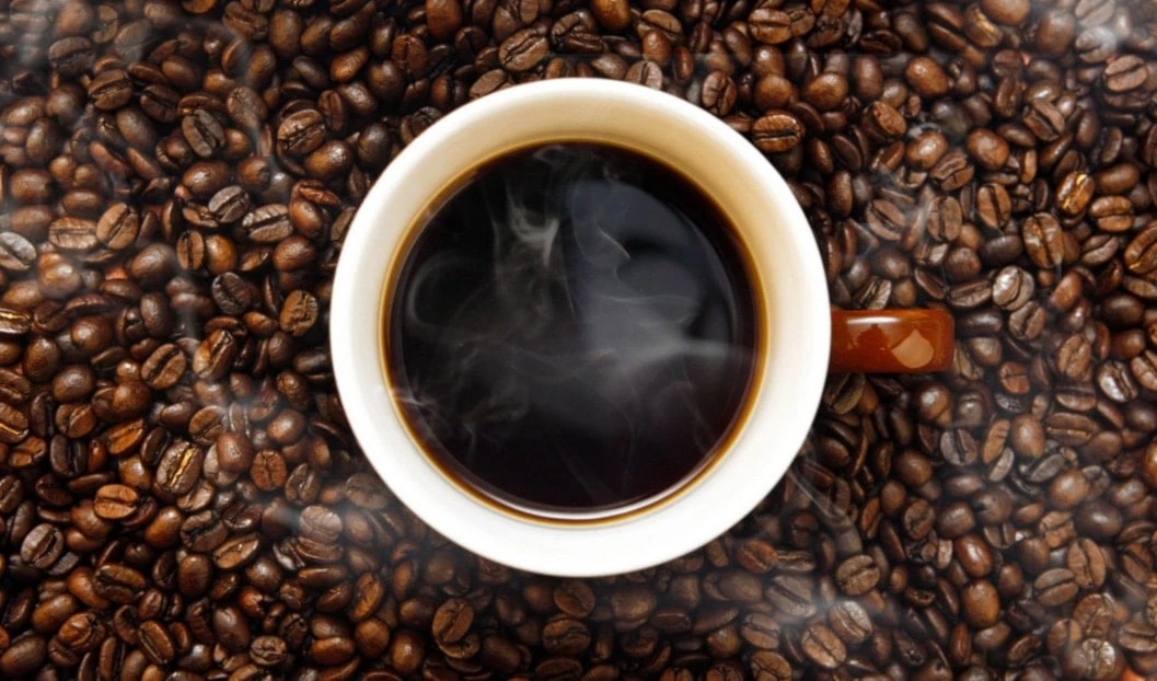 Café con poca azúcar y grasa asociado a menor riesgo de muerte