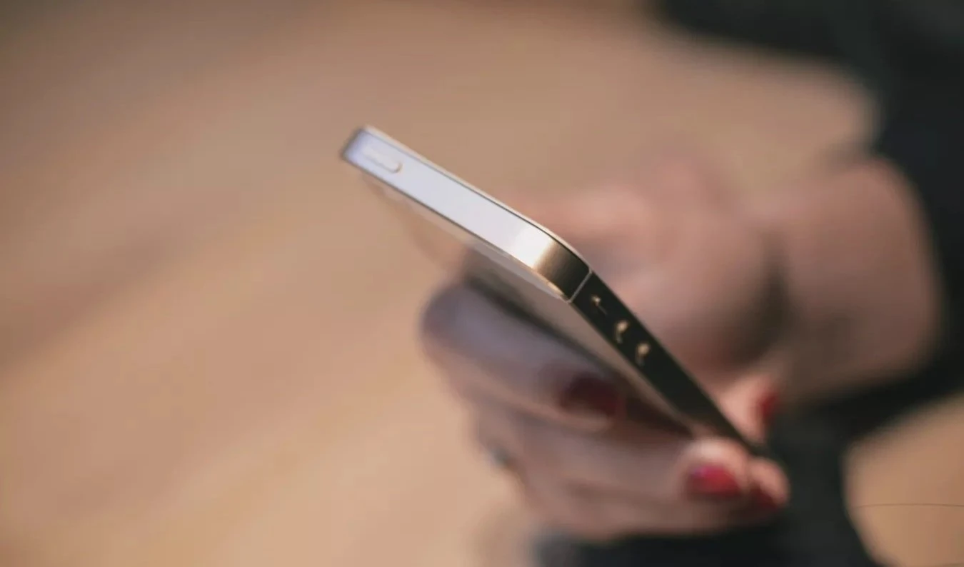 Alertan sobre riesgo de la adicción a pantallas digitales. Foto: Pixabay.