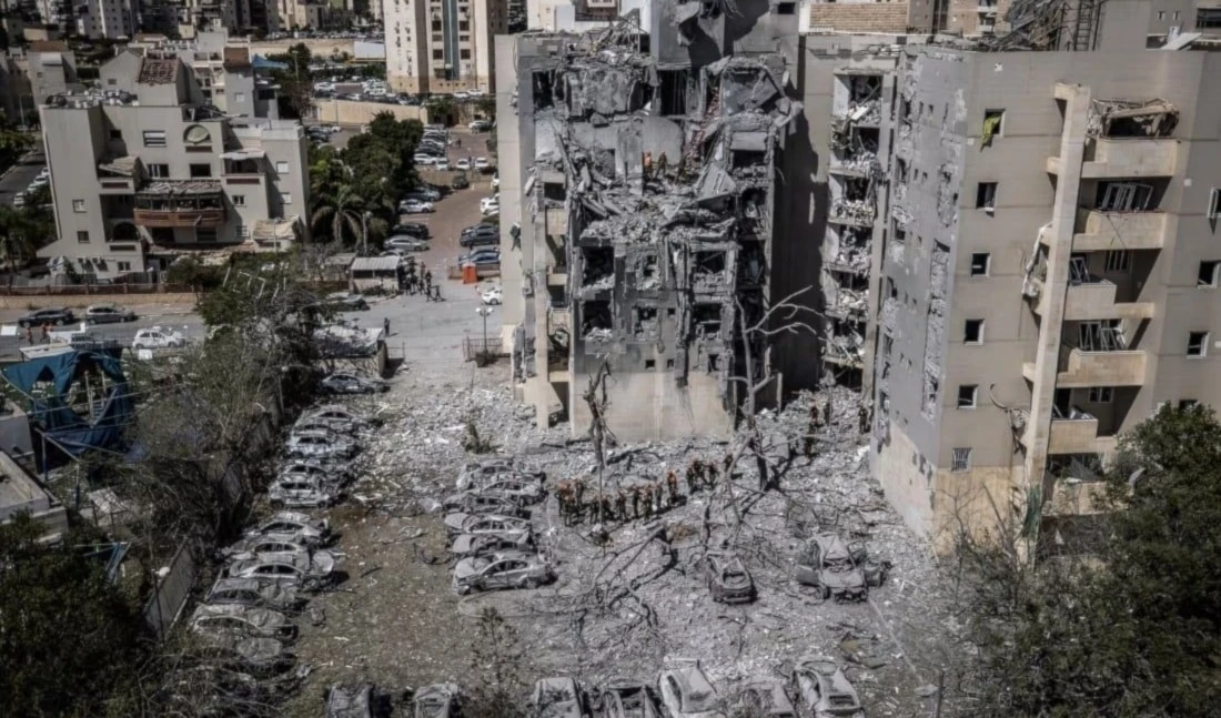 Un misil iraní causa daños en Beersheba , sur de Palestina ocupada (Foto: AFP)