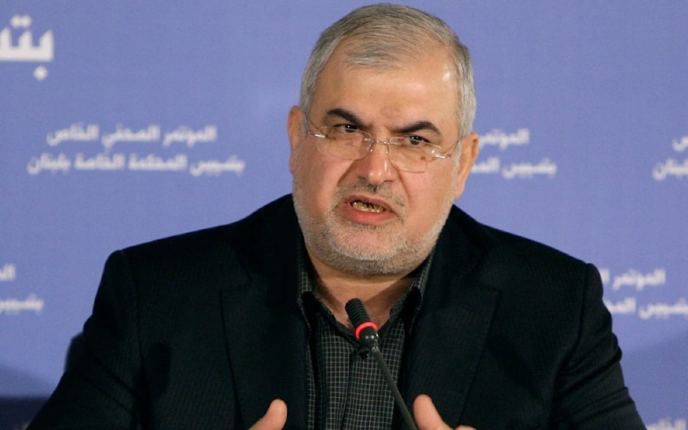 “Todos los sionistas del mundo no valen ni la suela de la sandalia del mártir Sayyed Hassan Nasrallah”, señaló Mohammad Raad.