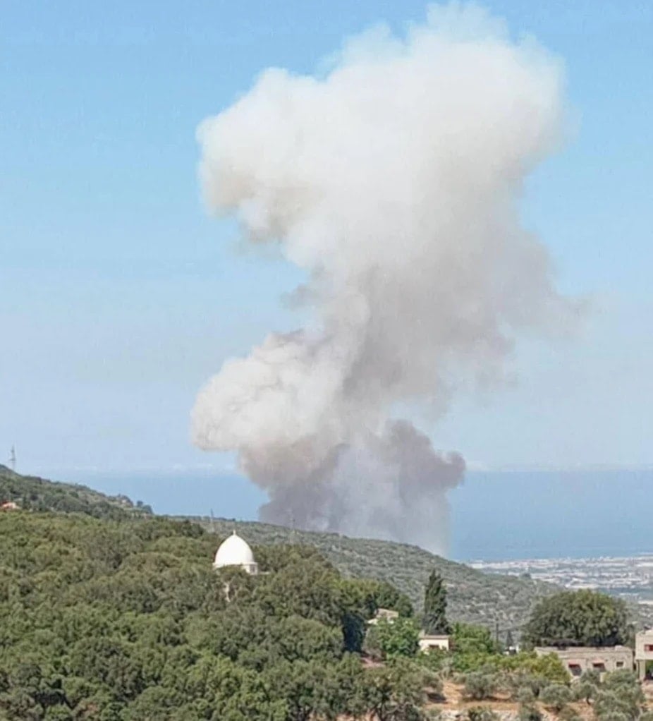 Explosiones cerca de la aldea de Qarfais, en la zona rural de Latakia, Siria.