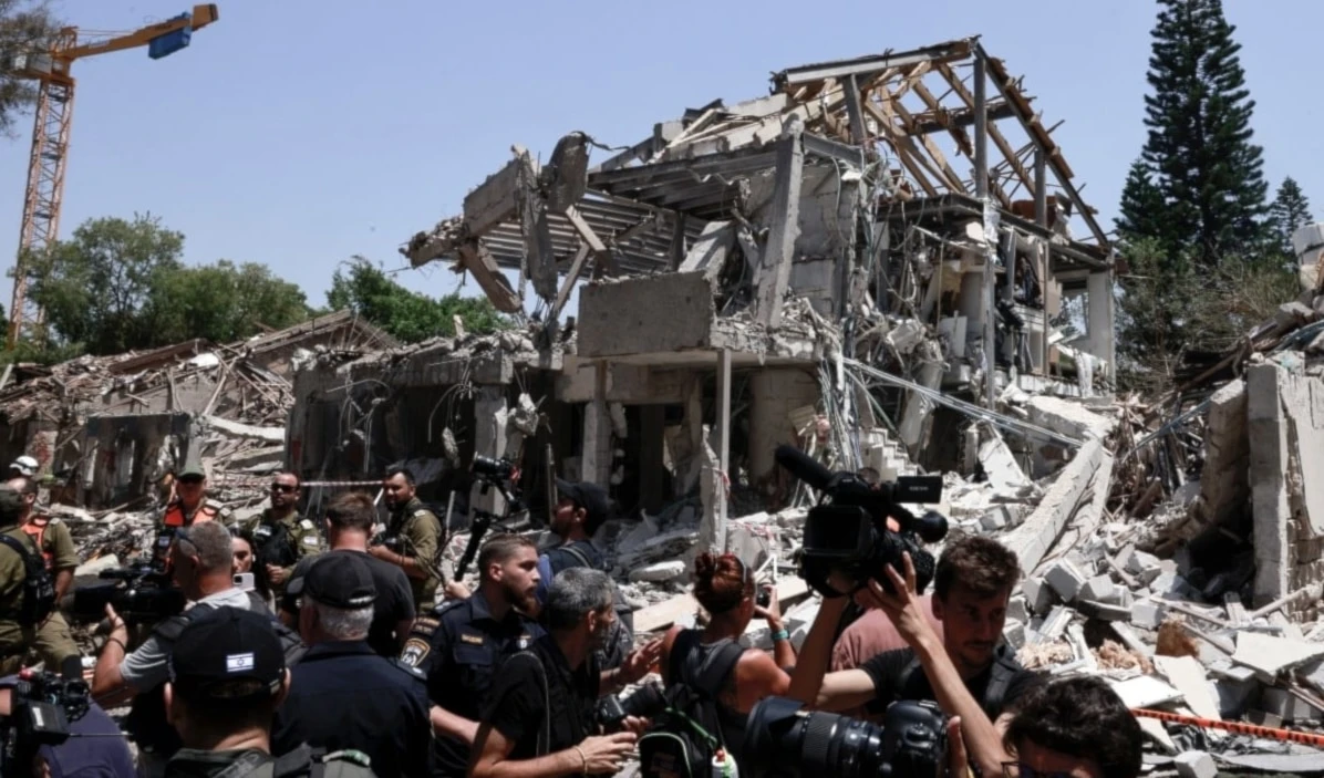 Un edificio destruido en "Tel Aviv" por los misiles iraníes. (Foto: AFP)