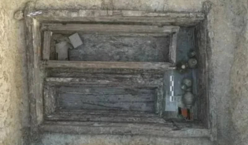 Una de las tumbas descubiertas en la excavación. Foto: Academia China de Ciencias Sociales.