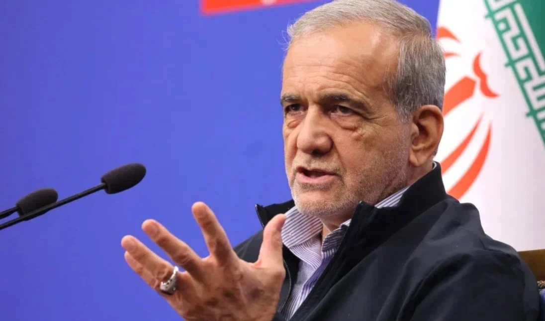 Pezeshkian llamó a la comunidad internacional a condenar los ataques israelíes y estadounidenses contra Irán. Pezeshkian llamó a la comunidad internacional a condenar los ataques israelíes y estadounidenses contra Irán.