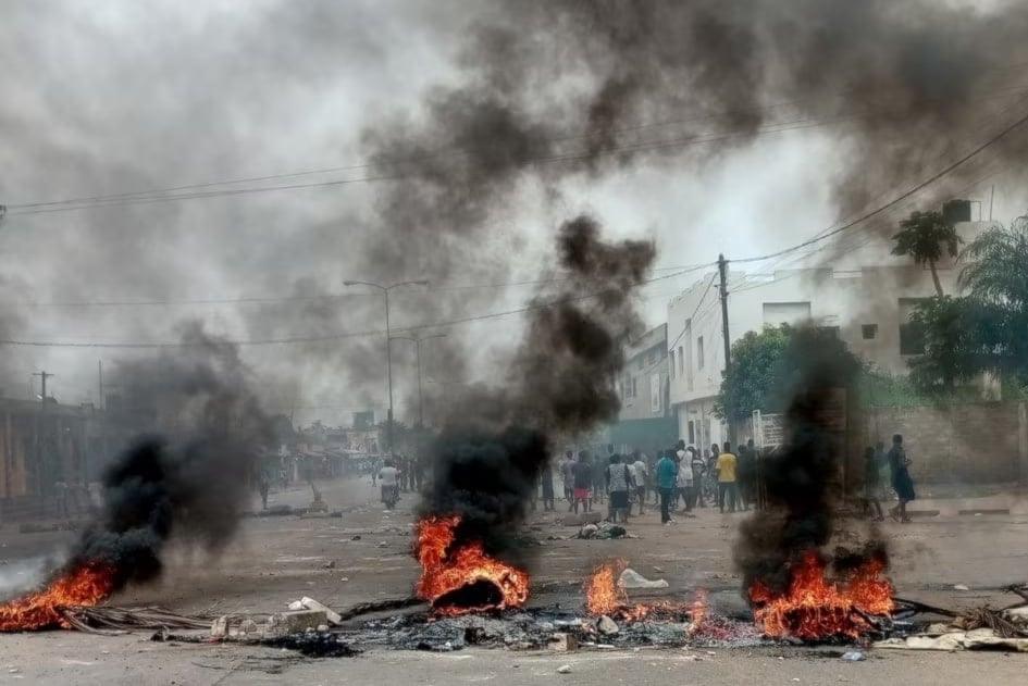 Policías reprimen protesta en Togo contra Faure Gnassingbé 