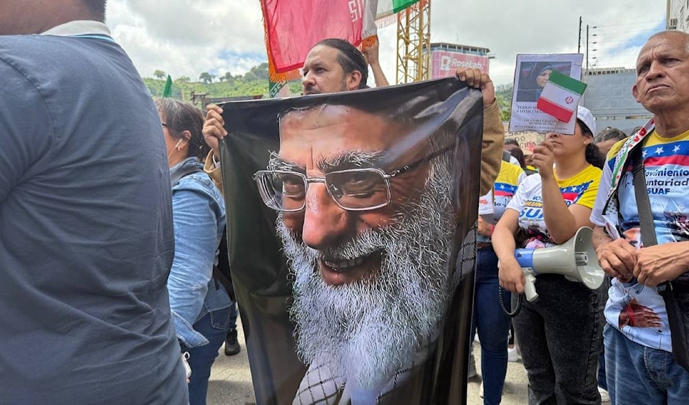 Venezuela marcha a favor de la paz y en defensa de la soberanía de Irán