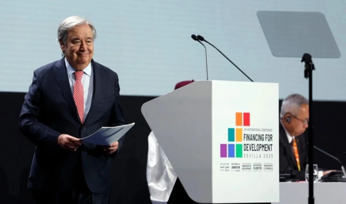 Guterres pronuncia discurso inaugural en la Conferencia sobre la Financiación para el Desarrollo. Foto: AFP