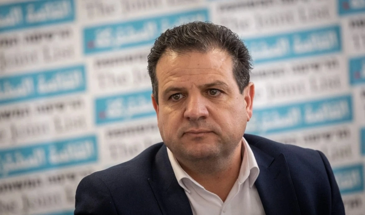 La iniciativa no es un ataque personal, sino un grave precedente contra la libertad de expresión en "Israel", declara Ayman Odeh.