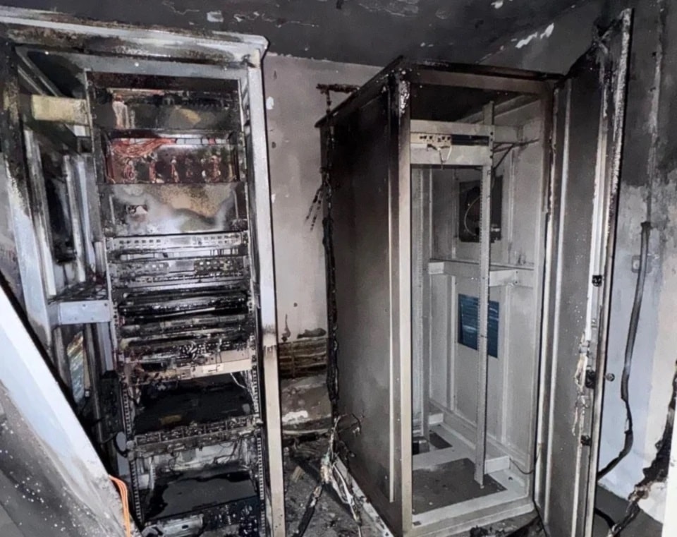 Colonos incendian punto de seguridad en Ramallah, Cisjordania.