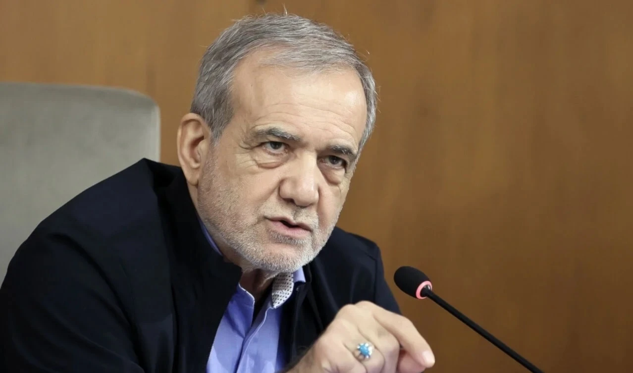 El presidente iraní denunció el silencio de la comunidad internacional ante lo que describió como crímenes cometidos bajo pretextos sin pruebas verificadas. El presidente iraní denunció el silencio de la comunidad internacional ante lo que describió como crímenes cometidos bajo pretextos sin pruebas verificadas.