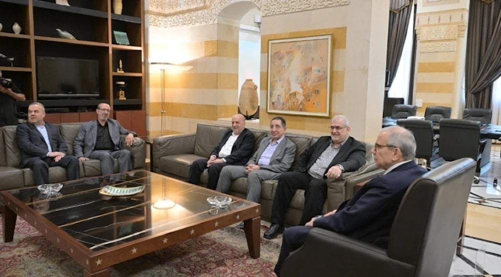 Reunión entre diputados del bloque parlamentario Lealtad a la Resistencia y el primer ministro, Nawaf Salam . 