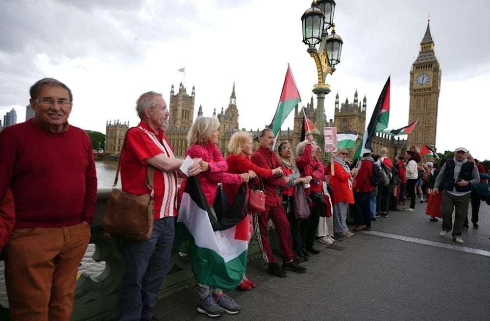 Manifestación en Londres exige el fin de la agresión israelí en la Franja de Gaza.