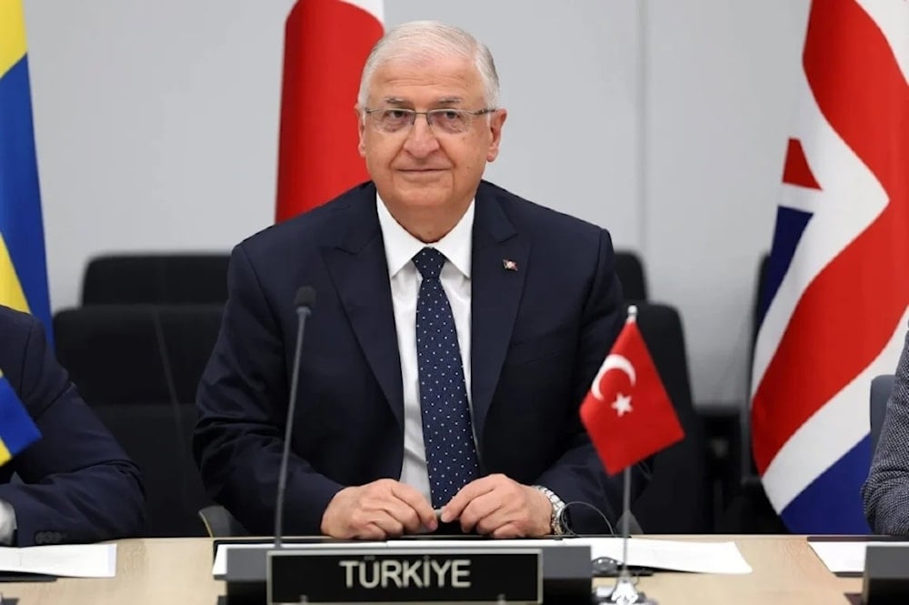 El ministro de Defensa de Turquía, Yaşar Güler, respalda la integridad territorial de Siria y colabora con Damasco en la lucha contra organizaciones armadas.