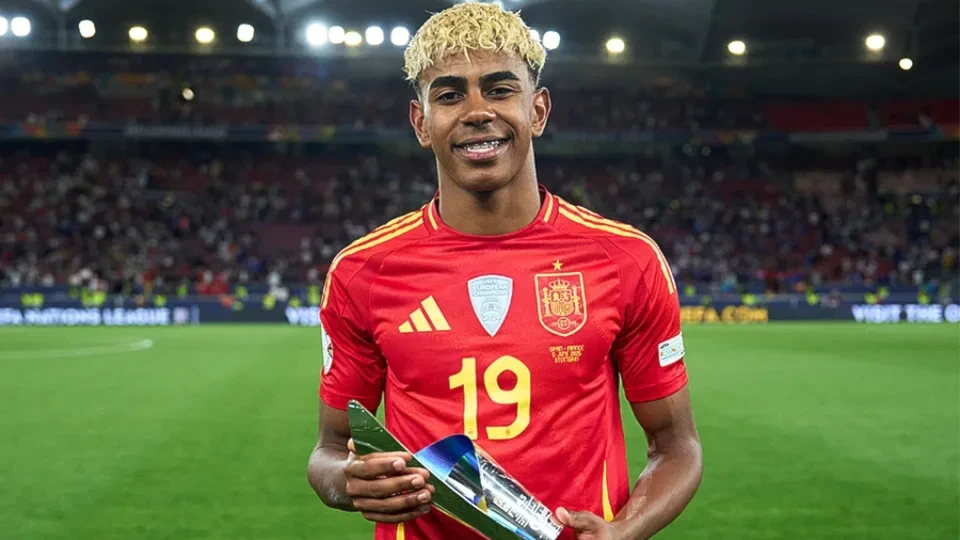 Lamine Yamal anotó en dos ocasiones para liderar triunfo de España. Foto: RFEF.