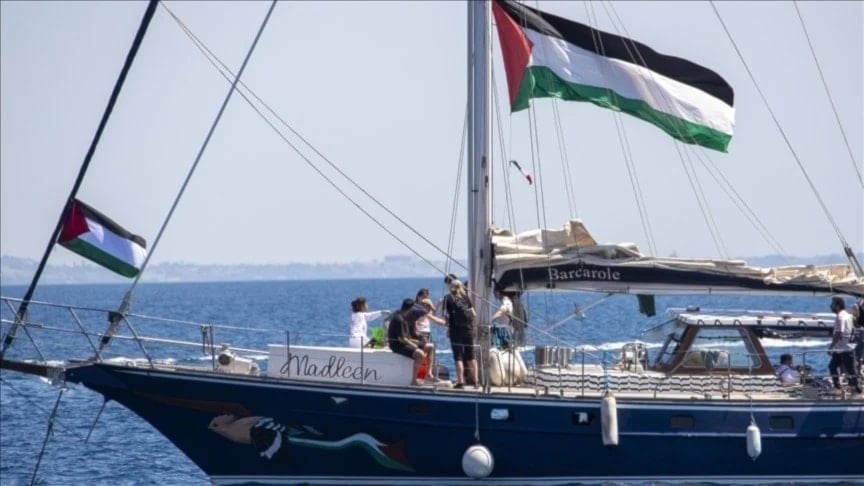Activistas propalestinos en el barco Madleen rumbo a Gaza.