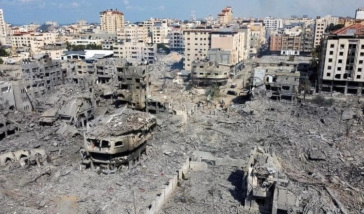 Toda la Franja de Gaza está prácticamente reducida a escombros por los constantes bombardeos israelíes desde hace 20 meses. (Foto: Reuters) Toda la Franja de Gaza está prácticamente reducida a escombros por los constantes bombardeos israelíes desde hace 20 meses. (Foto: Reuters)
