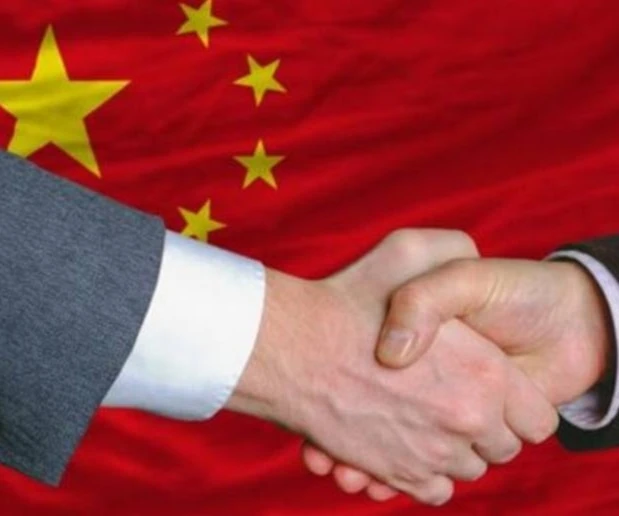 Diplomacia china: Mientras unos hacen la guerra, otros abogan por la paz Diplomacia china: Mientras unos hacen la guerra, otros abogan por la paz