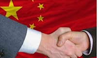 Diplomacia china: Mientras unos hacen la guerra, otros abogan por la paz