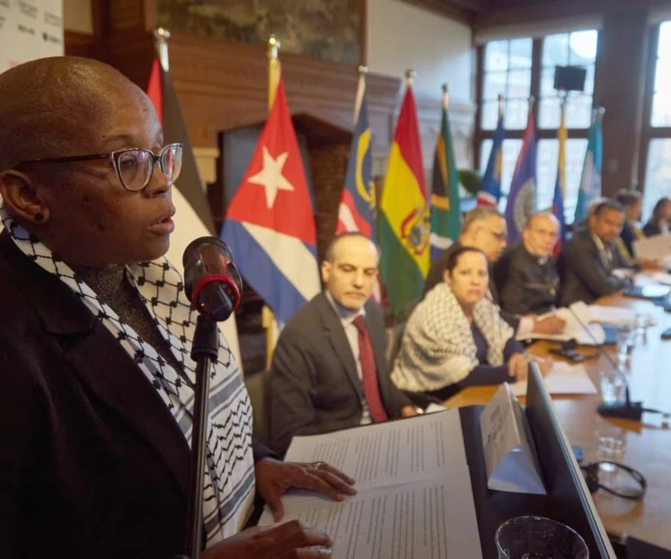La ministra de Justicia de Namibia, Yvonne Dausab, durante una rueda de prensa del Grupo de La Haya, en enero pasado en La Haya, Países Bajos. (Foto: Getty Images) La ministra de Justicia de Namibia, Yvonne Dausab, durante una rueda de prensa del Grupo de La Haya, en enero pasado en La Haya, Países Bajos. (Foto: Getty Images)